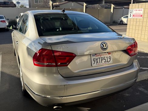 Used 2014 Volkswagen Passat 1.8T SEL Premium image 4