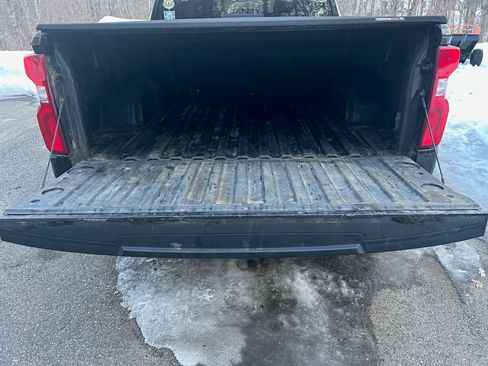 Used 2019 Chevrolet Silverado 1500 LT Trail Boss image 17