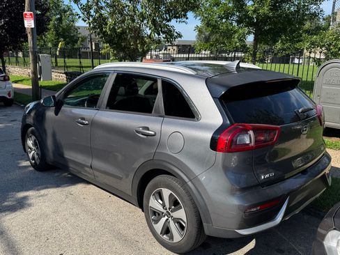 Used 2018 Kia Niro LX FWD image 5
