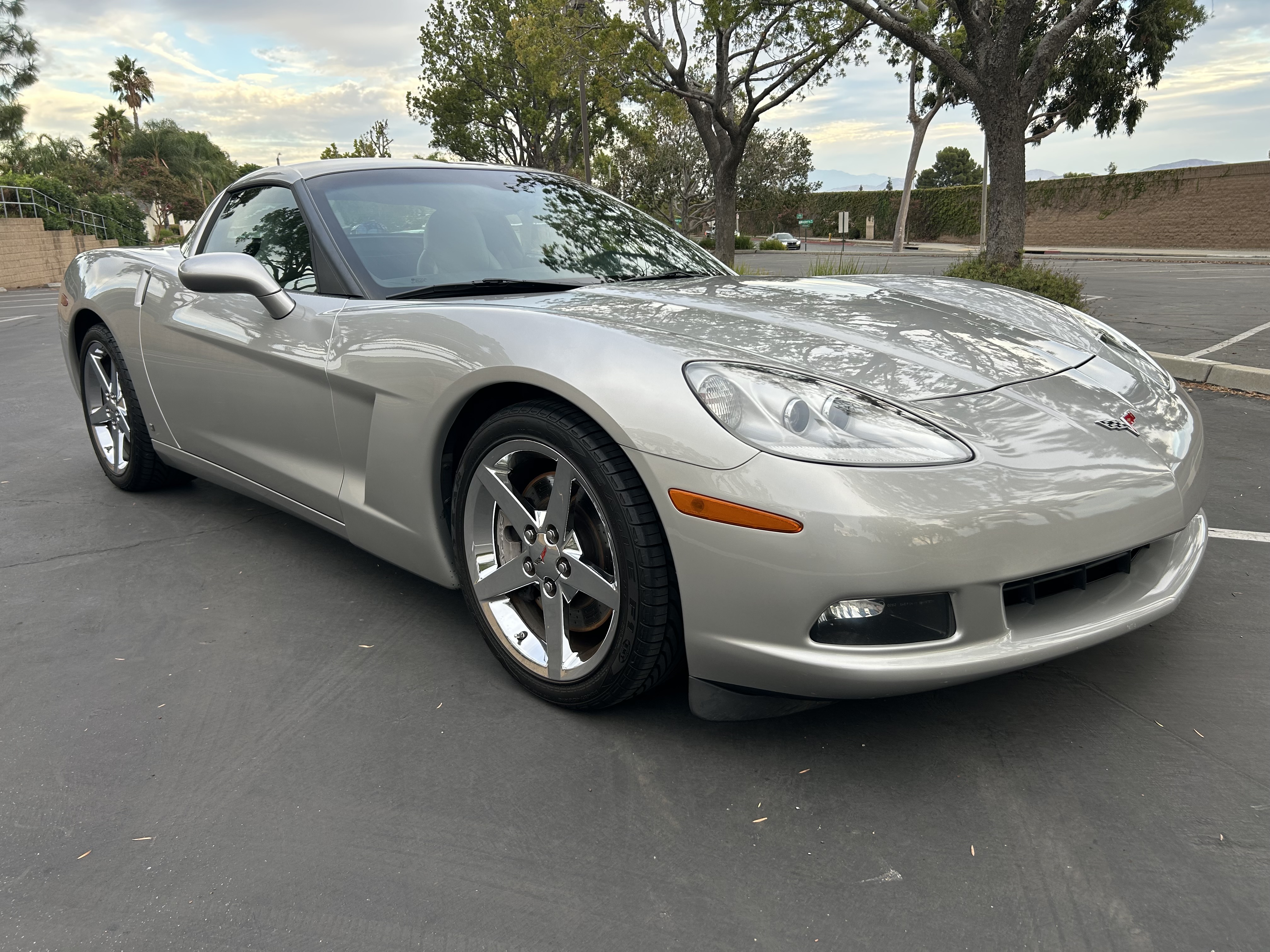 Used 2007 Chevrolet Corvette Coupe w/ Preferred Equipment Group RWD image 1