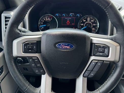 Used 2016 Ford F150 Lariat w/ Equipment Group 502A Luxury RWD image 11