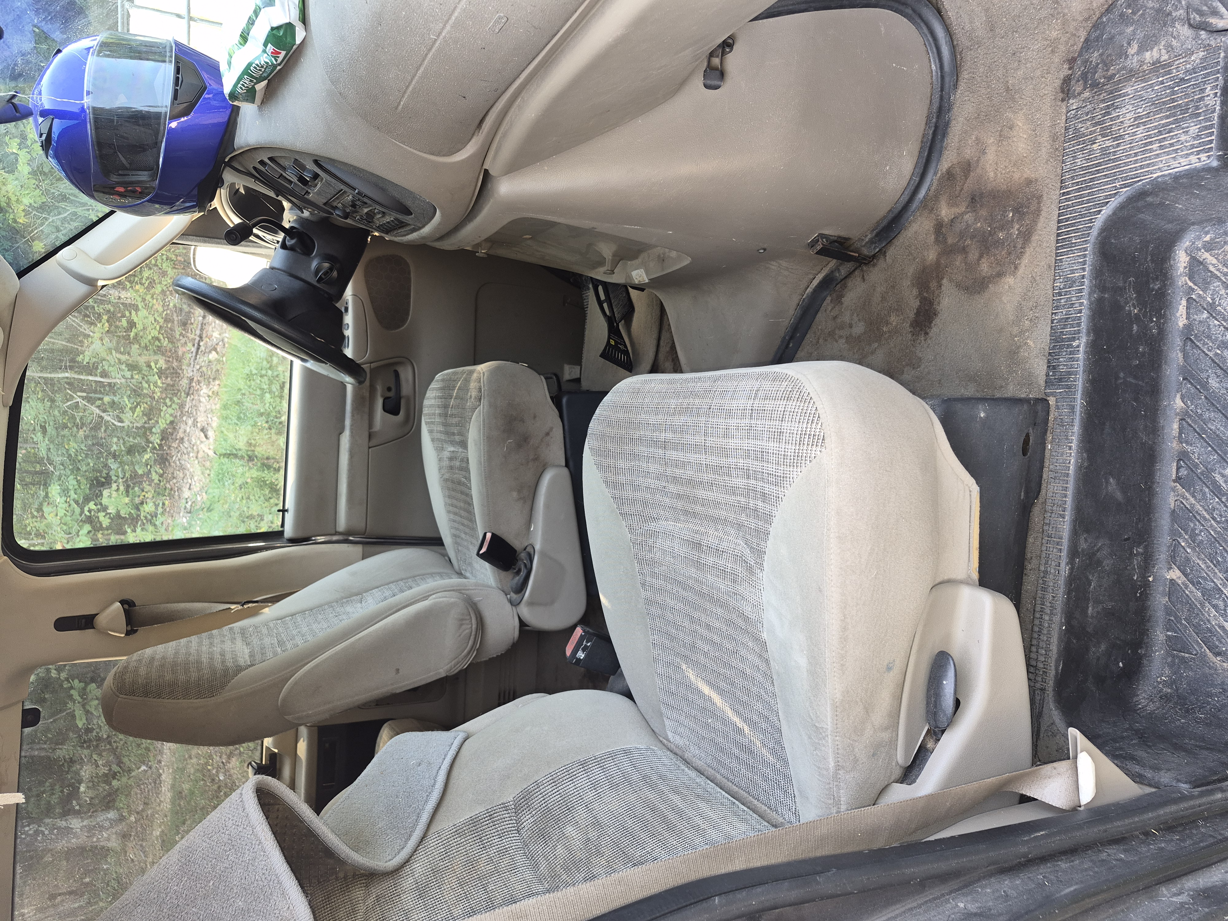 Used 2004 Ford E-350 and Econoline 350 XLT RWD image 11