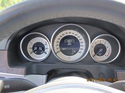 Used 2014 Mercedes-Benz E 550 4MATIC Sedan image 10