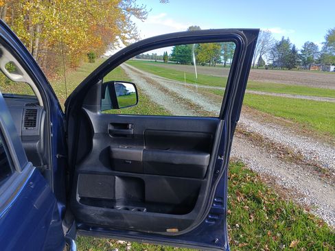 Used 2010 Toyota Tundra 4x4 Double Cab w/ SR5 Pkg image 27