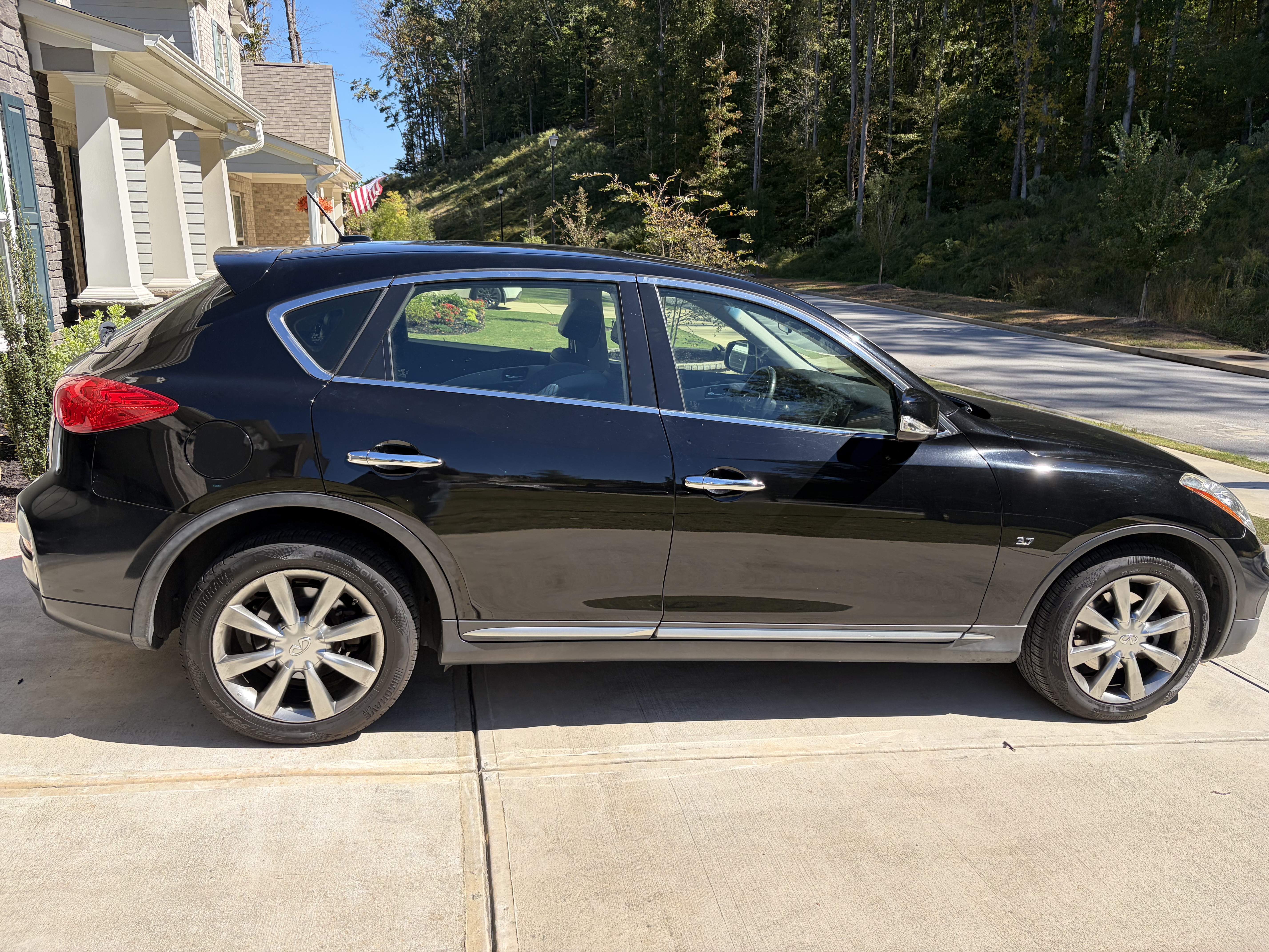 Used 2017 INFINITI QX50 AWD image 1