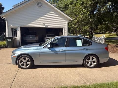 Used 2013 BMW 320i xDrive Sedan AWD/4WD image 5