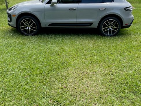 Used 2023 Porsche Macan Turbo image 4