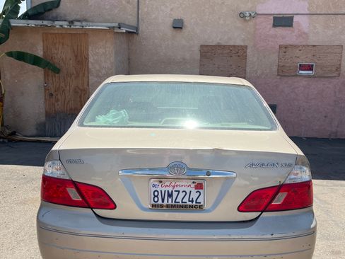 Used 2004 Toyota Avalon XLS FWD image 4