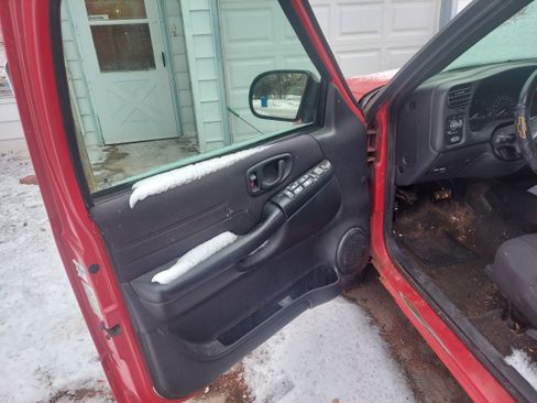 Used 2004 GMC Sonoma SLS w/ Preferred Equipment Group image 6