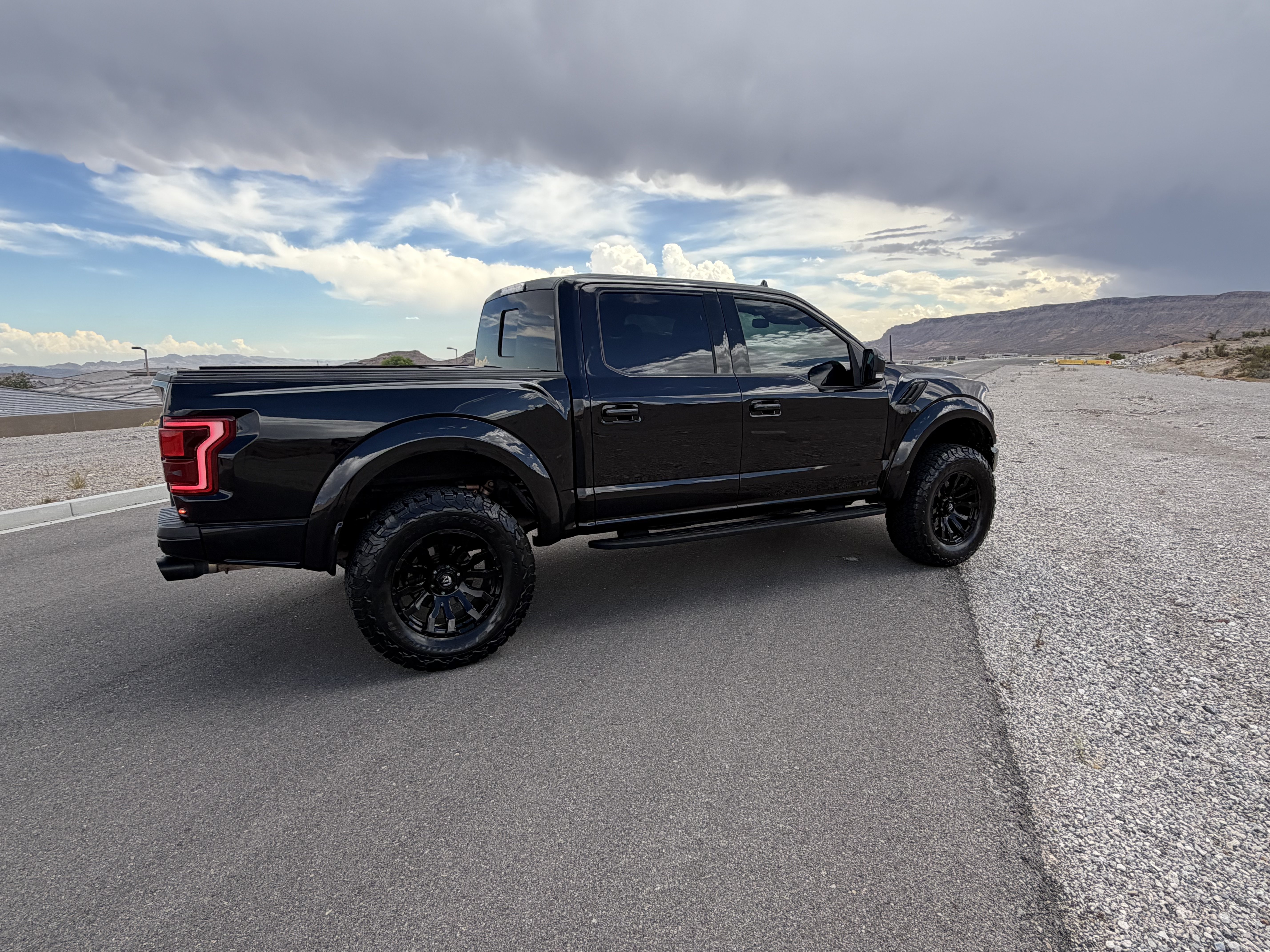 Used 2020 Ford F150 Raptor w/ Equipment Group 802A Luxury AWD/4WD image 5
