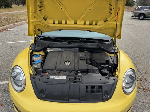 Used 2012 Volkswagen Beetle 2.5 image 15