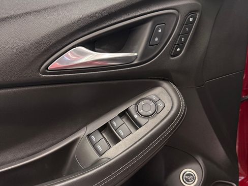 Used 2020 Buick Encore GX Essence w/ Experience Buick Package FWD image 23