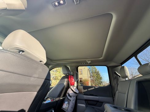 Used 2021 Ford F150 Lariat w/ Equipment Group 502A High image 18