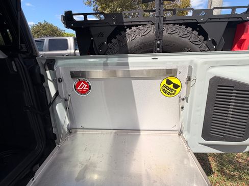Used 2023 Ford Bronco Everglades AWD/4WD image 17