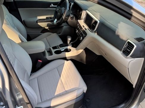 Used 2022 Kia Sportage LX w/ LX AWD Value Edition Package image 13