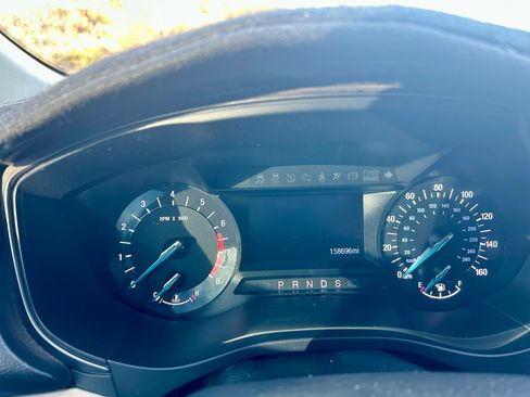 Used 2017 Ford Fusion SE image 9