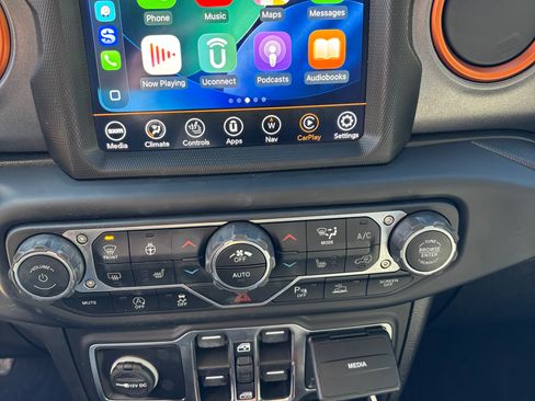 Used 2021 Jeep Gladiator Mojave image 12