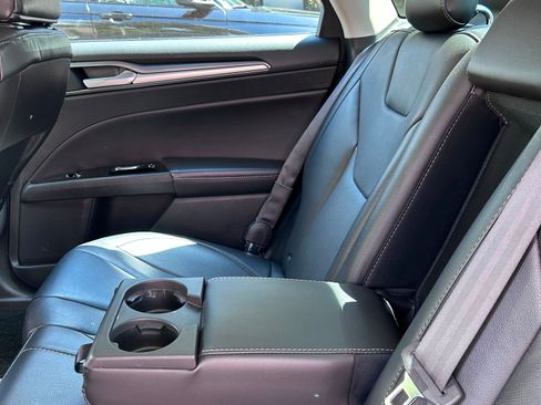 Used 2016 Ford Fusion Titanium FWD image 9