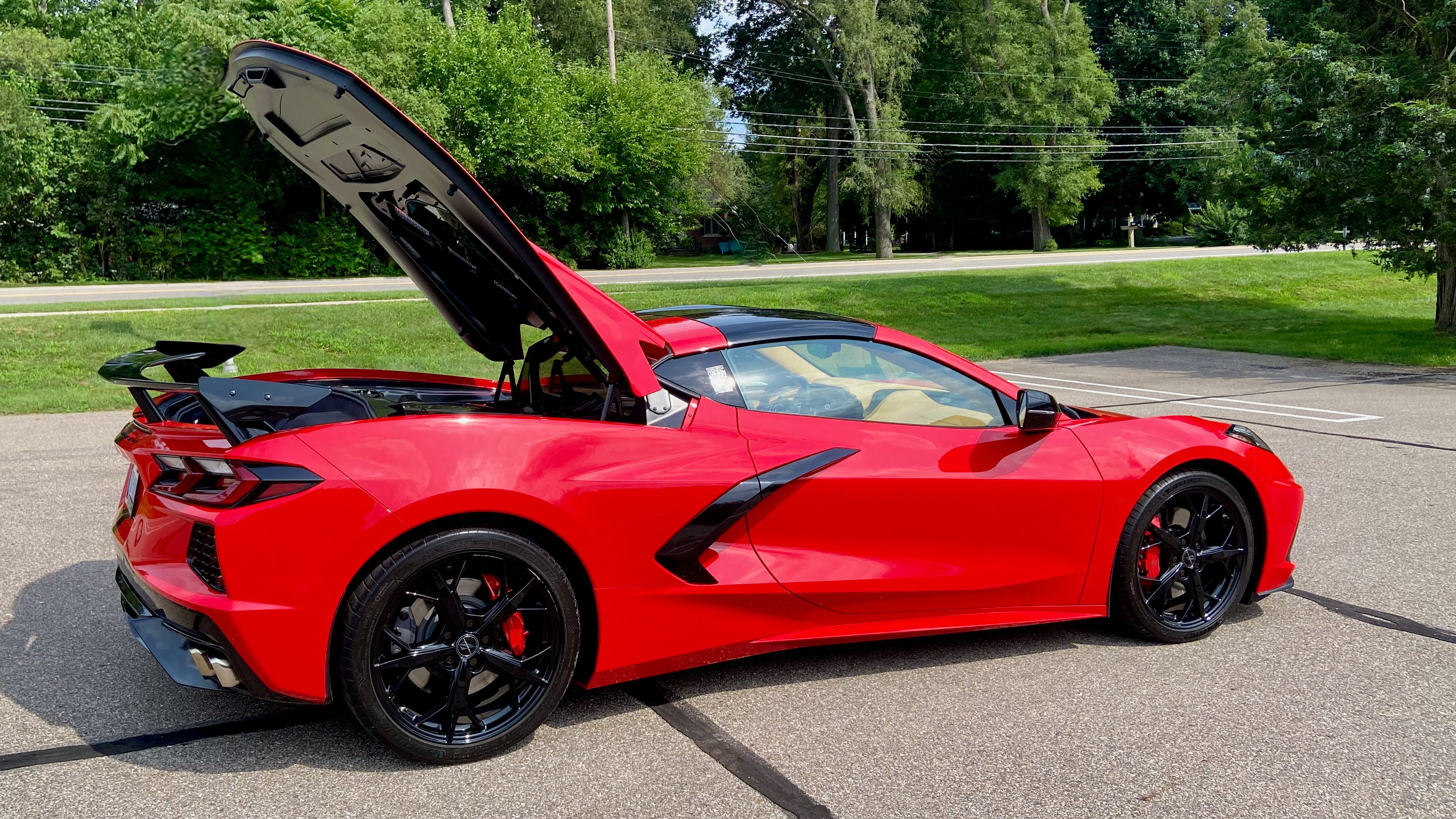Used 2020 Chevrolet Corvette Stingray Premium Cpe w/ 3LT Preferred Equipment Group RWD image 26