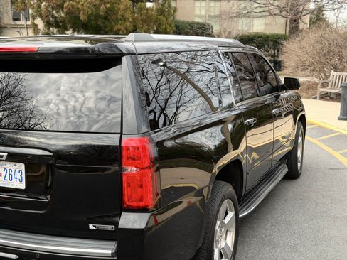 Used 2017 Chevrolet Suburban Premier image 4