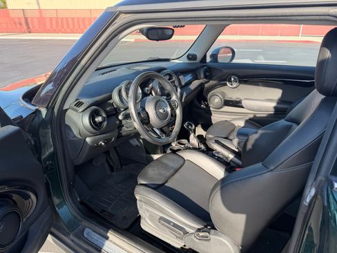 Used 2017 MINI Cooper S FWD image 8