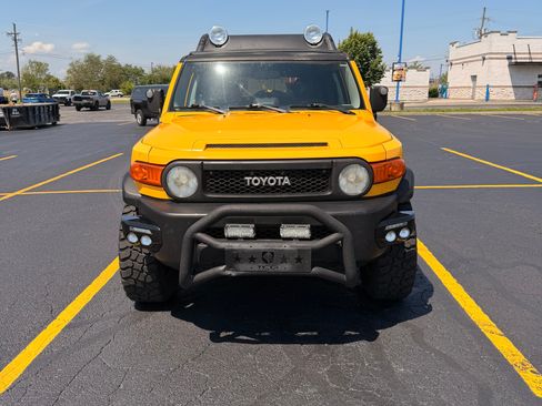 Used 2008 Toyota FJ Cruiser 4WD image 2