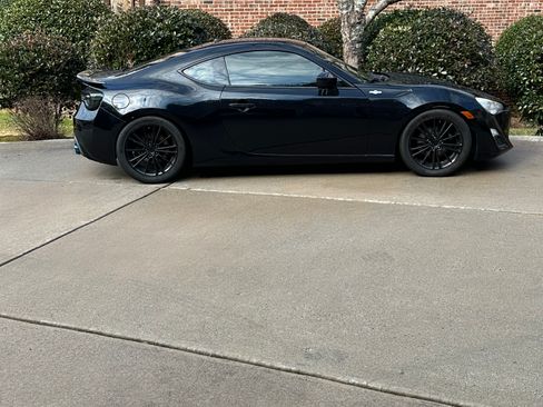 Used 2013 Scion FR-S Coupe 2D image 2