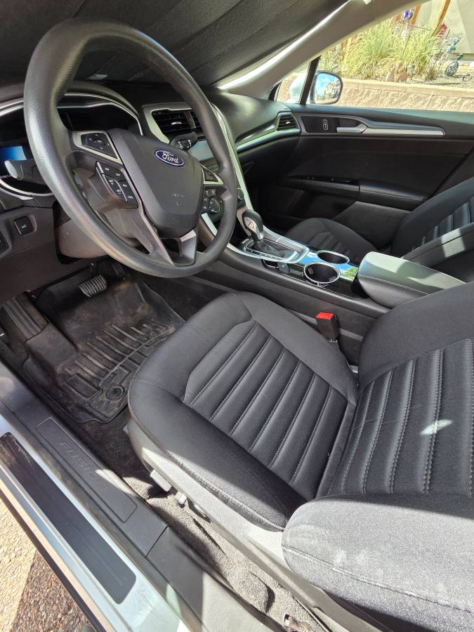 Used 2014 Ford Fusion SE FWD image 8