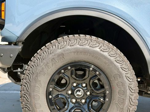 Used 2024 Ford Bronco Wildtrak image 9