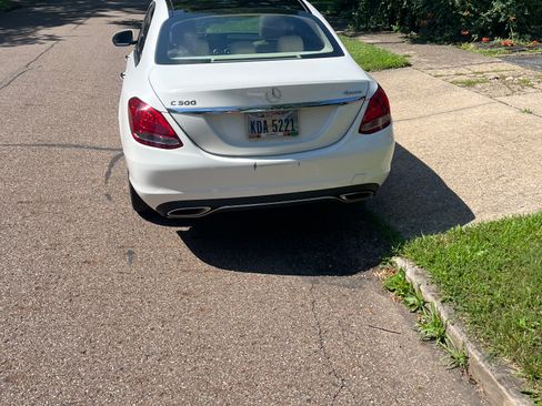 Used 2016 Mercedes-Benz C 300 4MATIC Sedan image 4