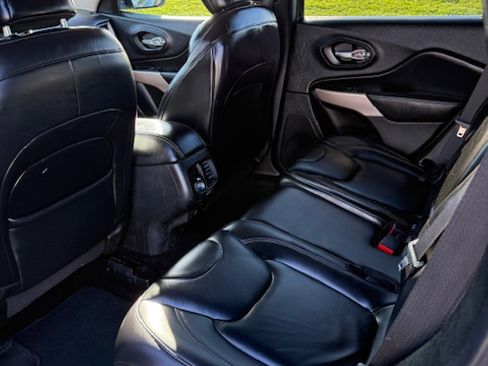 Used 2017 Jeep Cherokee High Altitude image 11