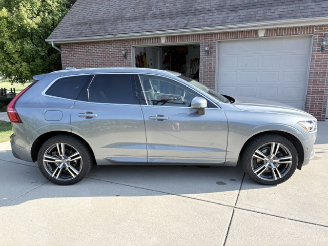Used 2018 Volvo XC60 T5 Momentum w/ Convenience Package AWD/4WD image 6