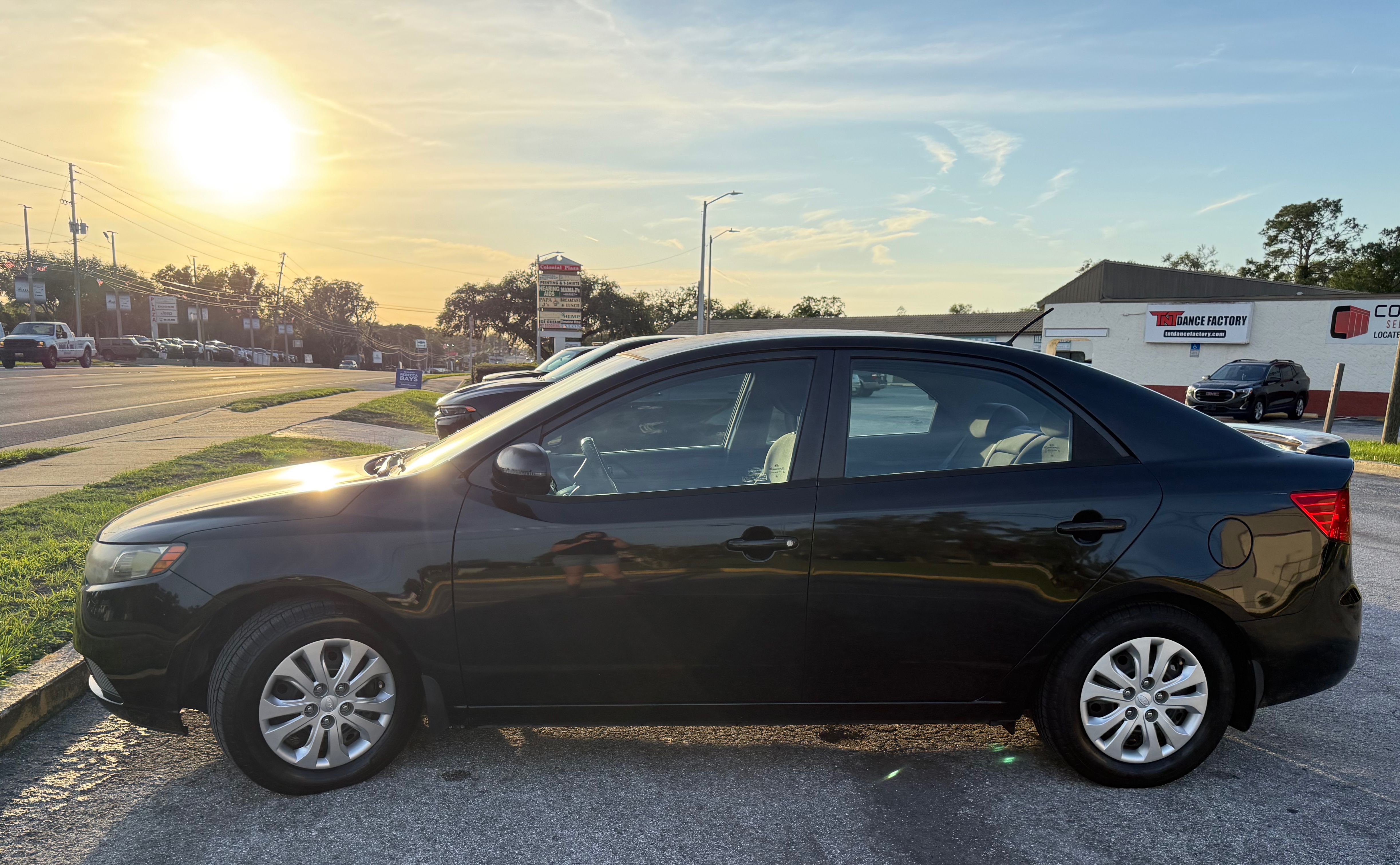 Used 2013 Kia Forte EX w/ Fuel Economy Pkg FWD image 1