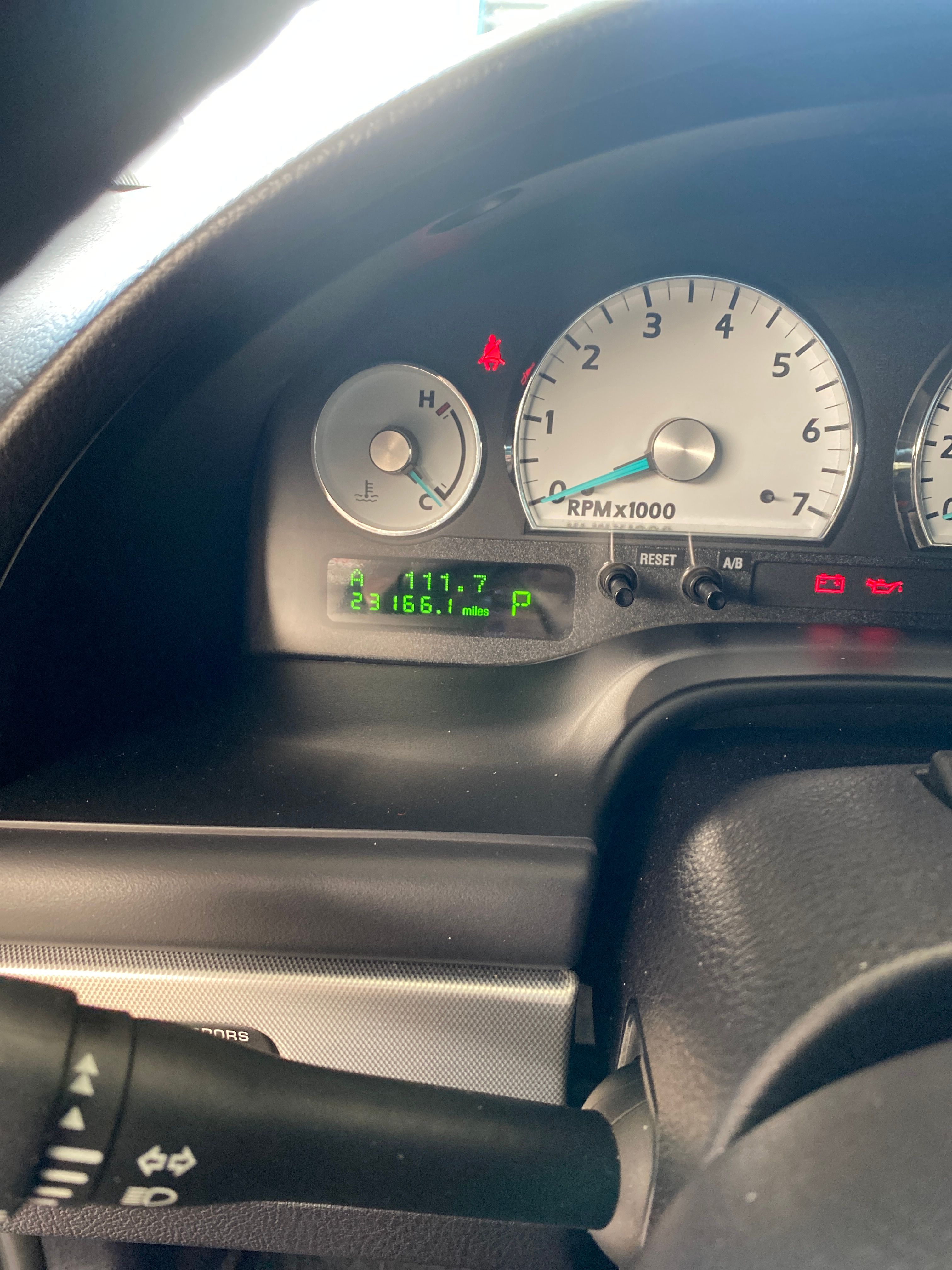 Used 2005 Ford Thunderbird Deluxe RWD image 29