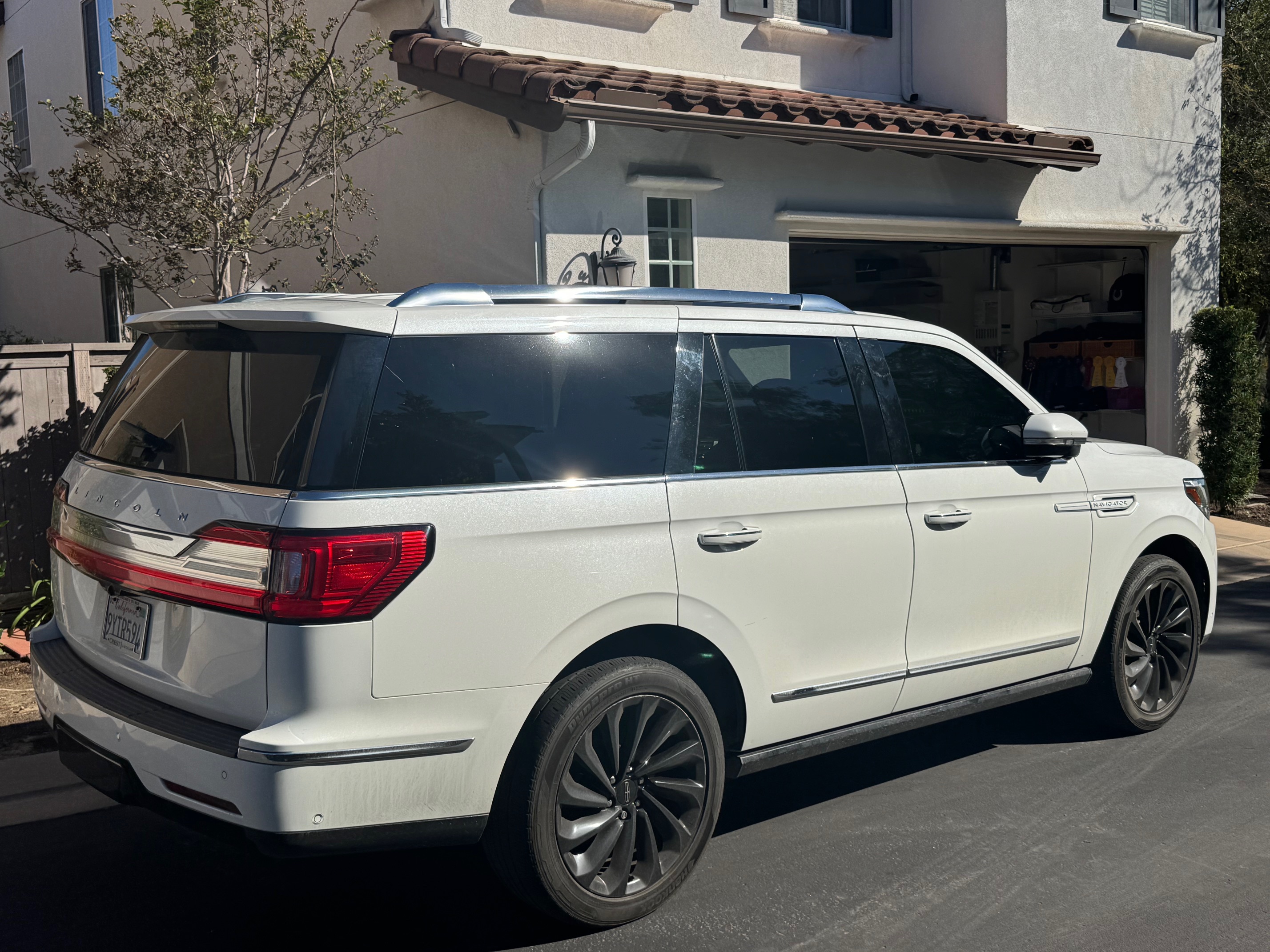Used 2021 Lincoln Navigator Reserve AWD/4WD image 4