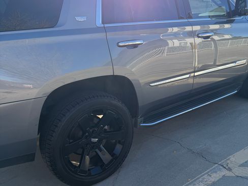 Used 2018 Cadillac Escalade Luxury image 8