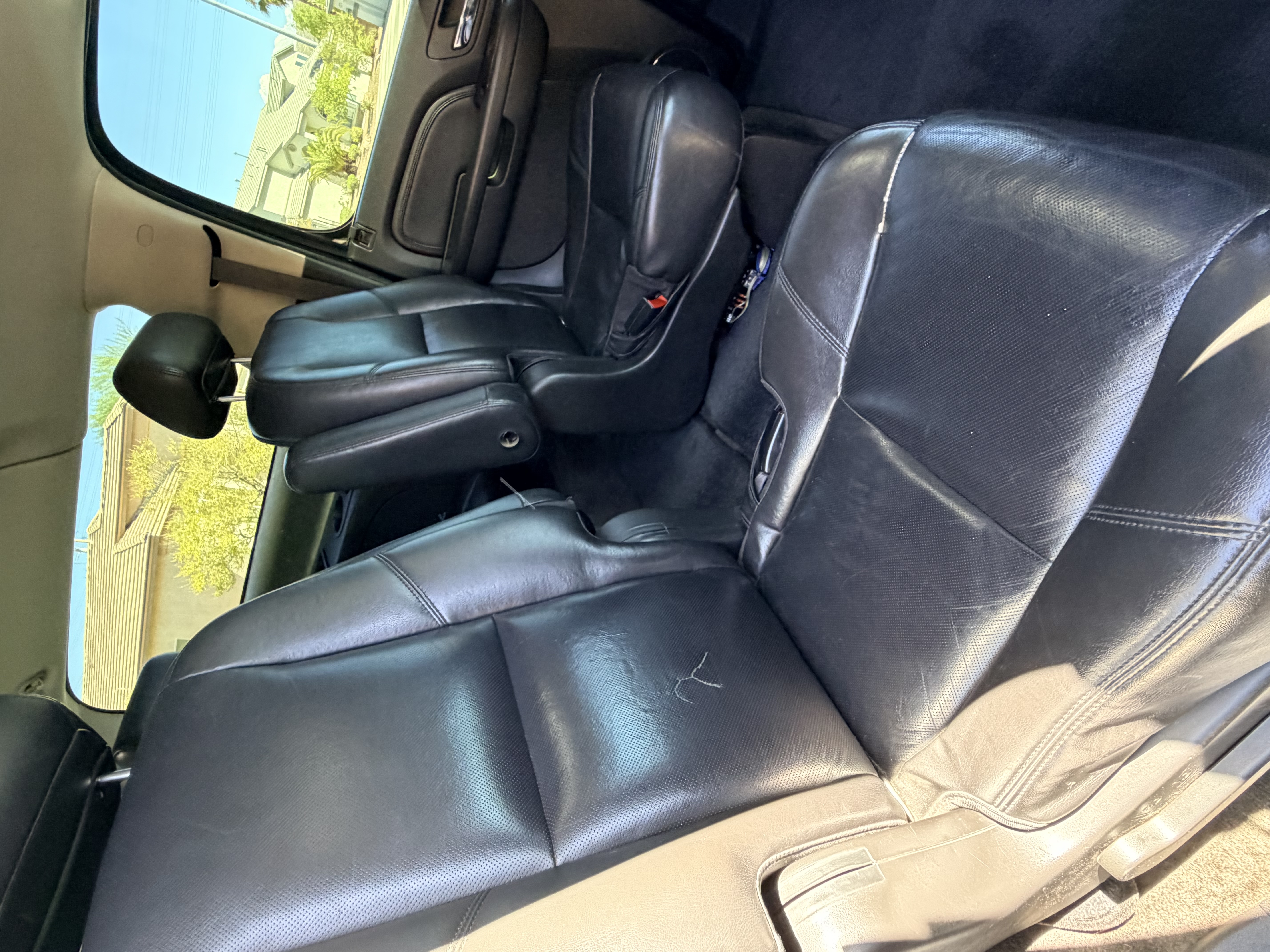 Used 2010 GMC Yukon XL Denali AWD/4WD image 10