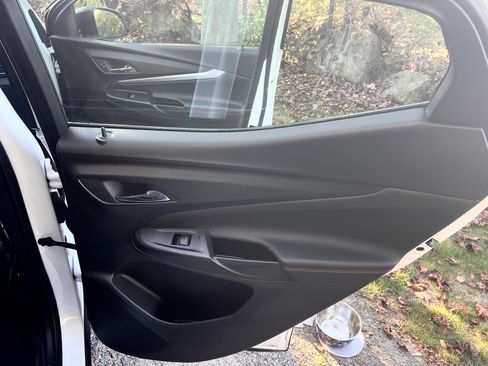 Used 2023 Chevrolet Bolt EUV LT w/ Convenience Package image 10