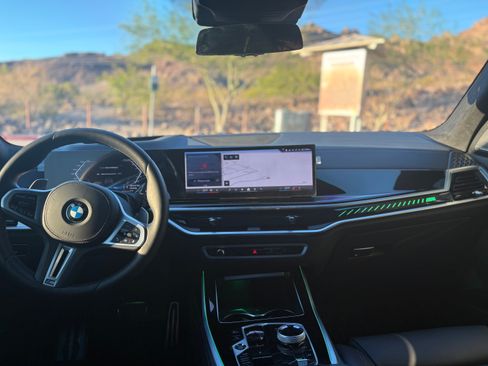 Used 2025 BMW X7 M60i w/ M Sport Professional Package image 30