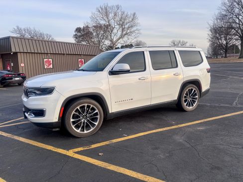 Used 2022 Jeep Wagoneer Series III w/ Premium Group I image 1