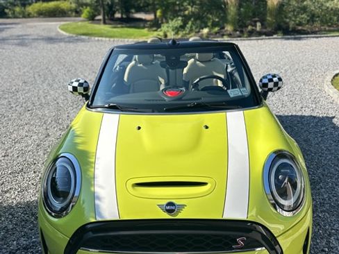 Used 2024 MINI Cooper S w/ Signature Upholstery Package image 1