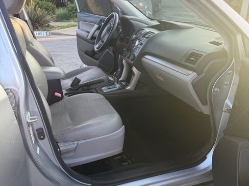 Used 2014 Subaru Forester 2.5i Limited w/ Popular Package #2 image 9