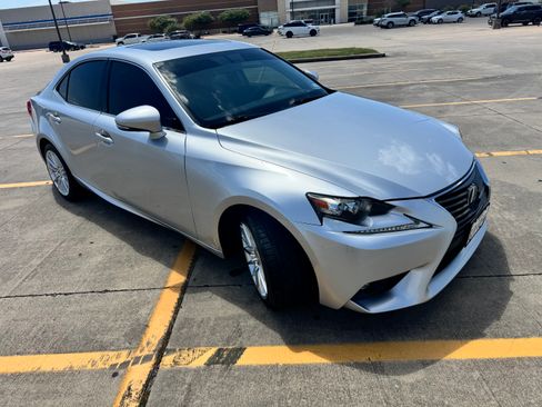 Used 2016 Lexus IS 300 AWD w/ Premium Package image 10