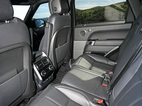 Used 2022 Land Rover Range Rover Sport HSE Silver Edition image 12