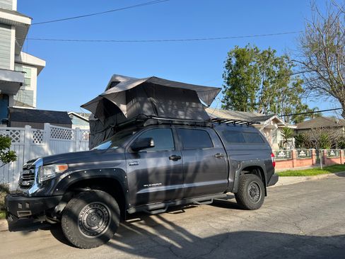 Used 2017 Toyota Tundra SR5 image 2