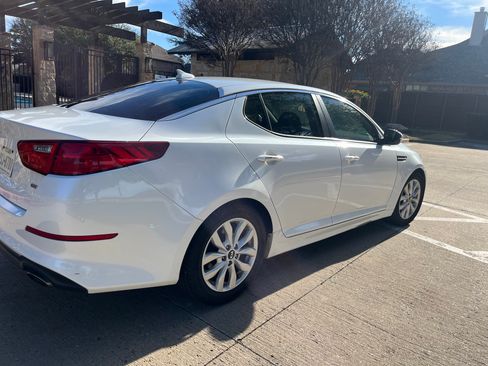 Used 2015 Kia Optima LX image 5