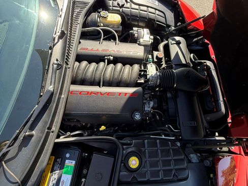 Used 1998 Chevrolet Corvette Coupe RWD image 11