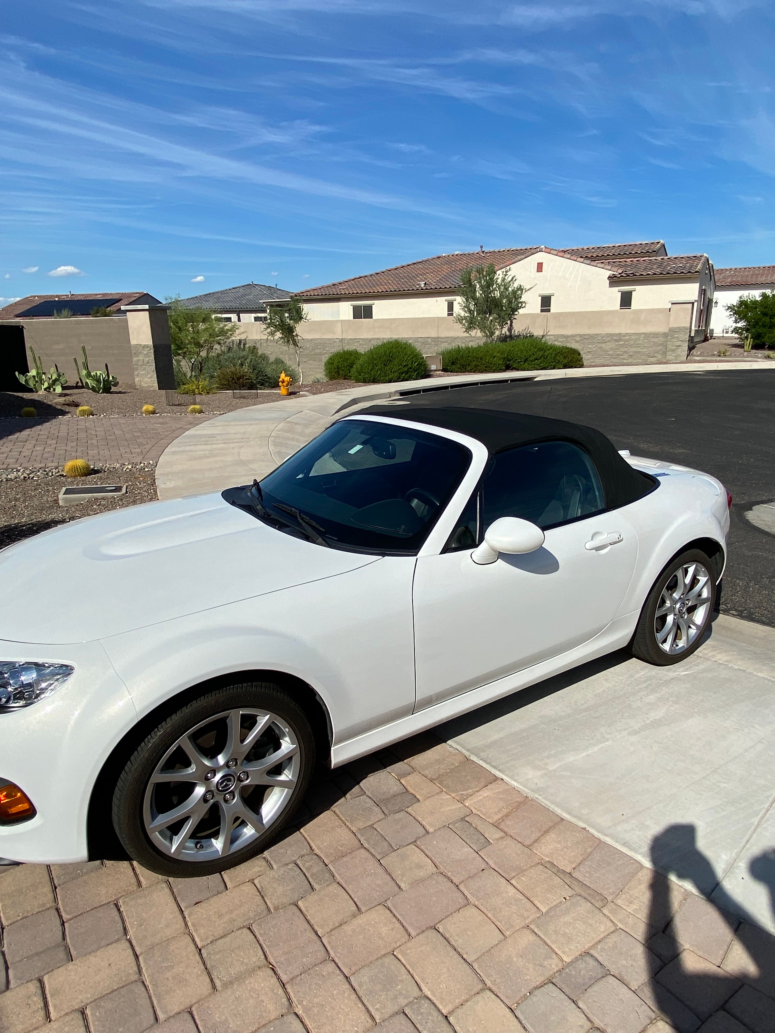 Used 2014 MAZDA MX-5 Miata Grand Touring w/ Premium Package RWD image 2