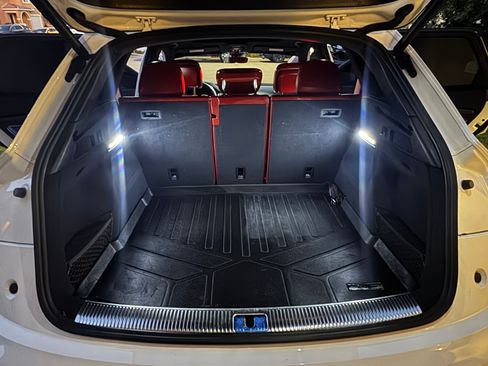 Used 2018 Audi SQ5 Premium Plus image 9