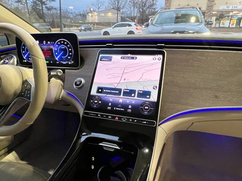 Used 2022 Mercedes-Benz EQS 450+ Sedan image 6